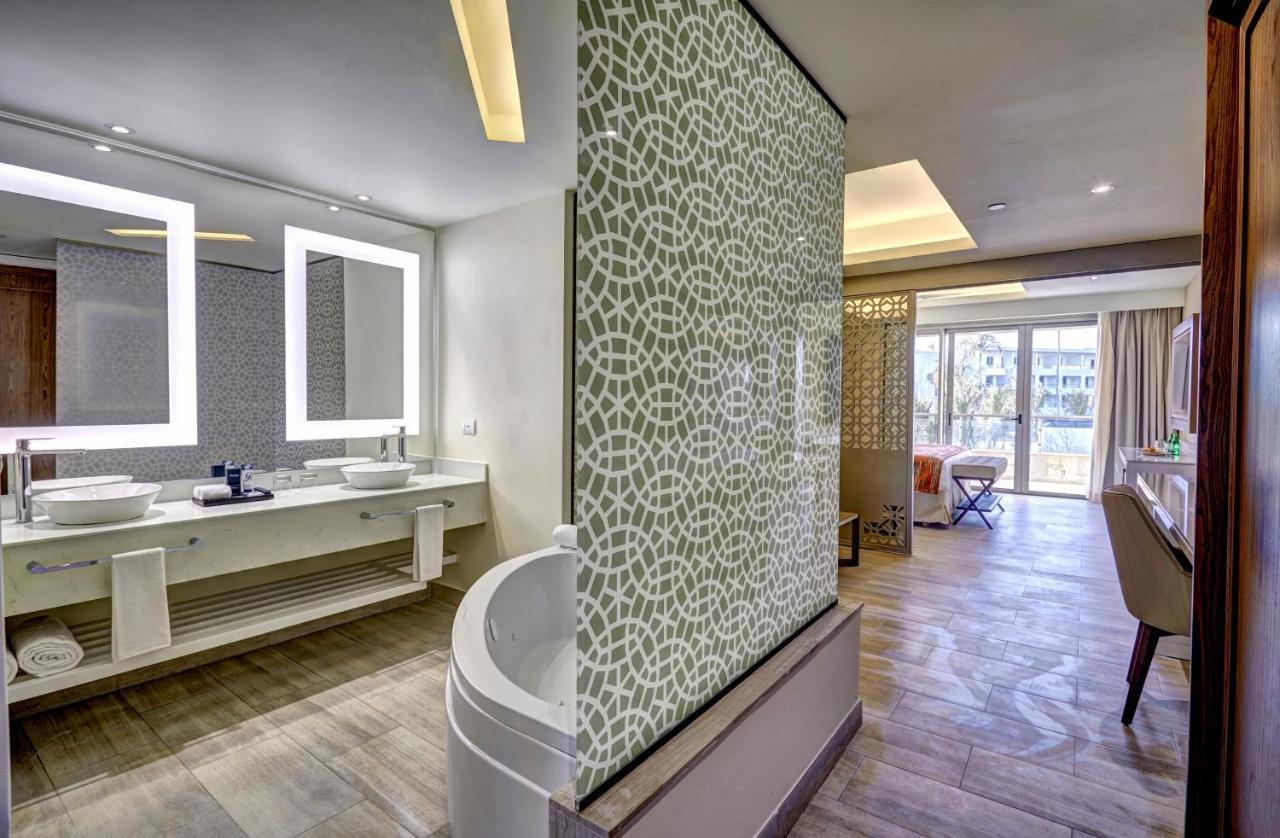 Luxury Family Suite,1279868692:JPEG