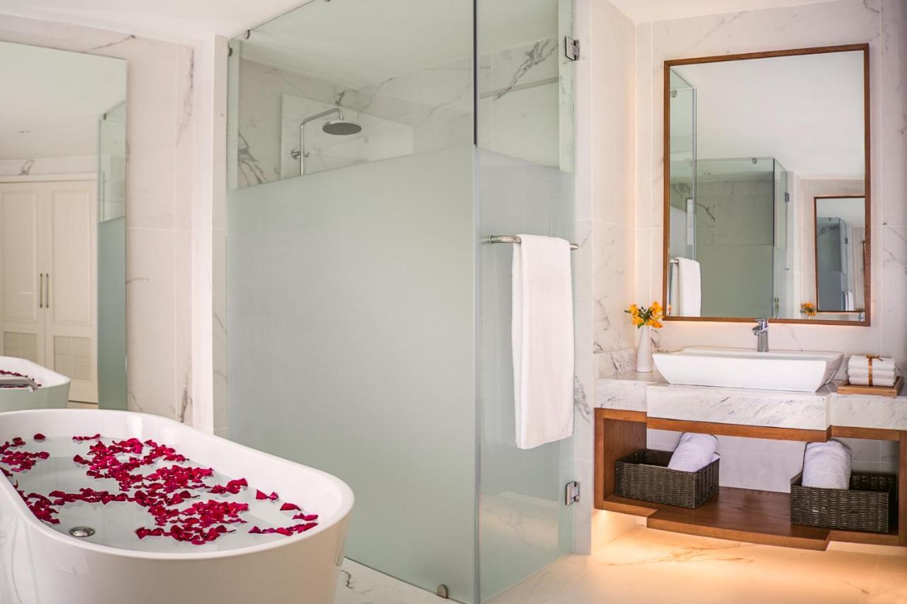 Master Suite met Tropisch Uitzicht en Toegang tot de Preferred Club