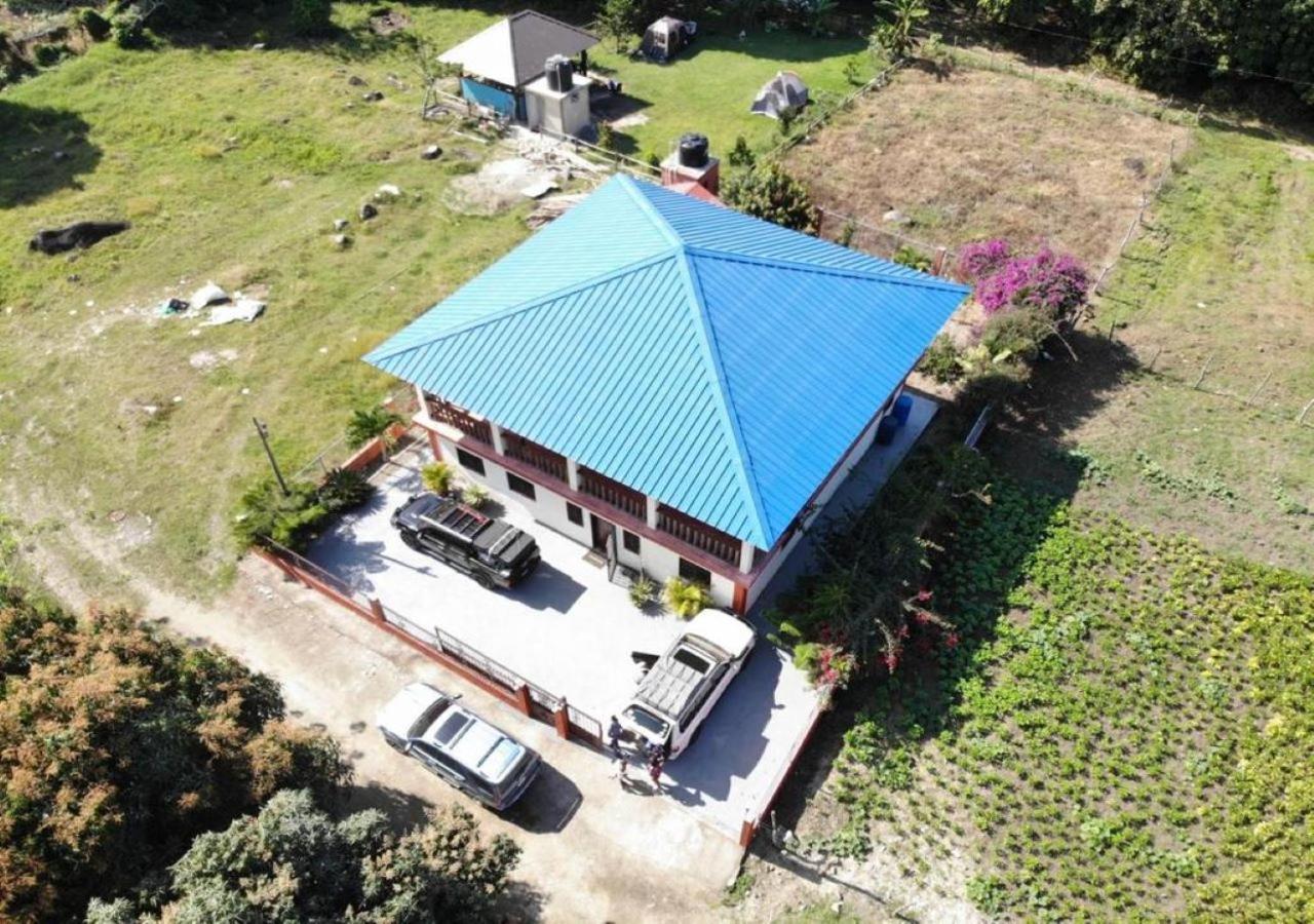 Three-Bedroom House,1168397278:JPEG