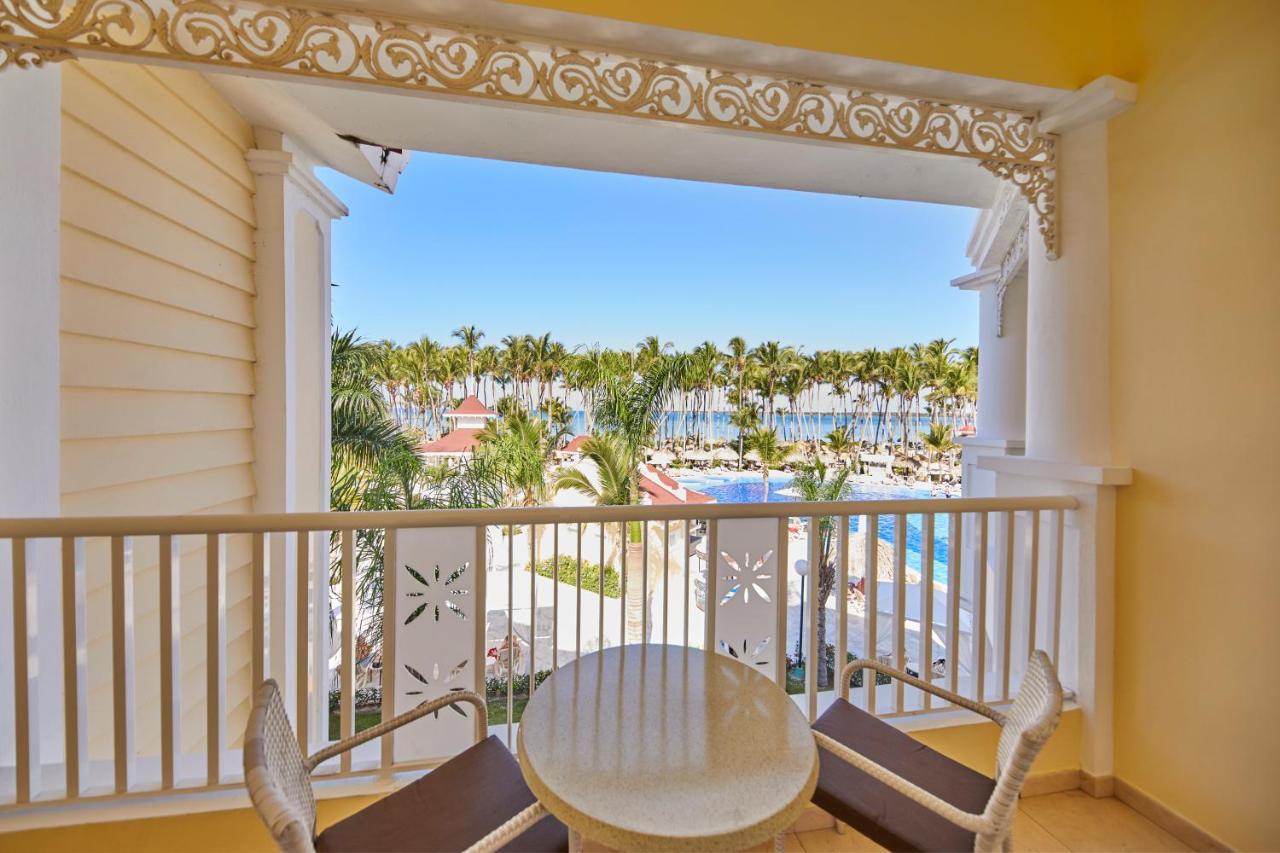 1 King Bed Pool Side Junior Suite SGL