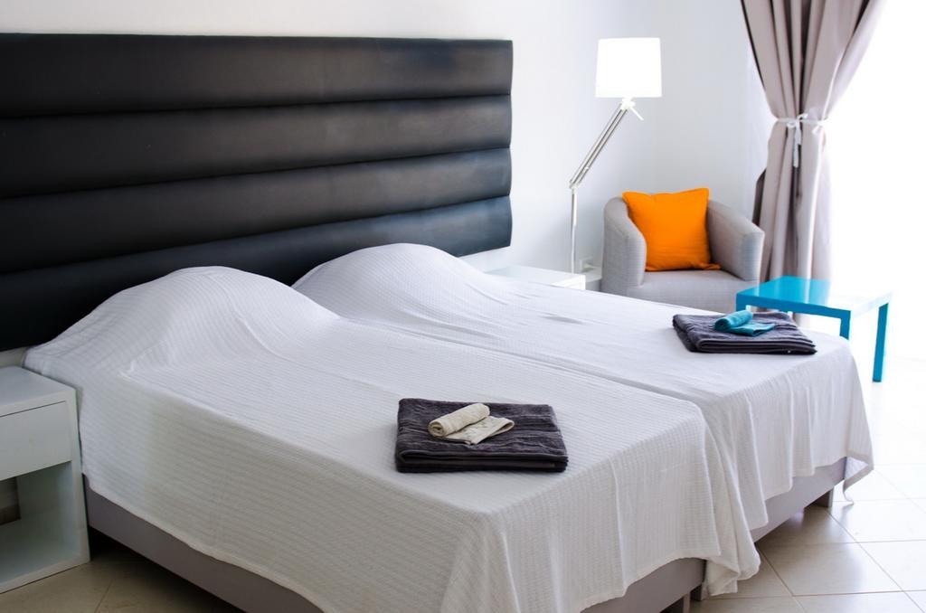 Quarto Duplo
