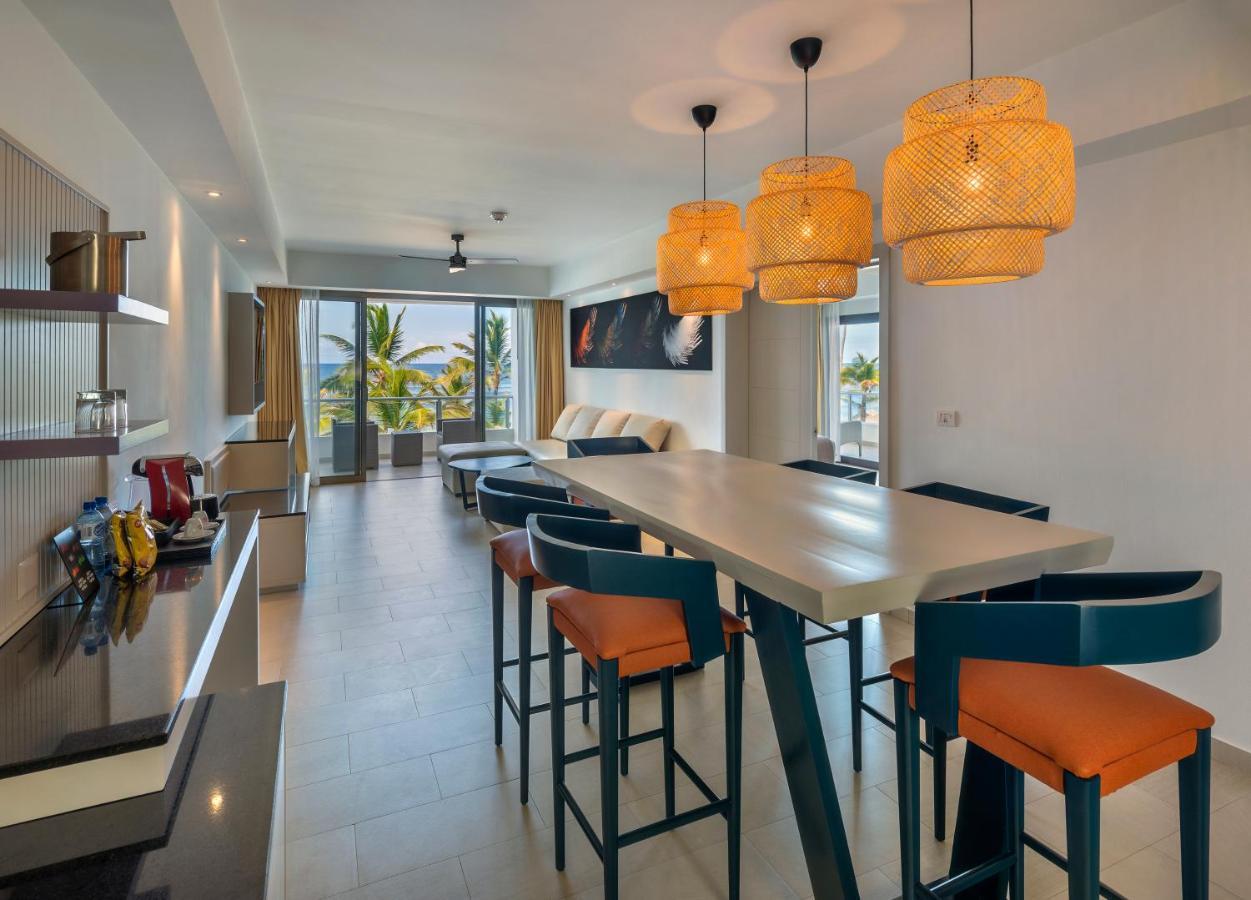 Luxe Presidentiële Suite Diamond Club met 1 Slaapkamer en Directe Toegang tot het Zwembad - Oceaanzijde