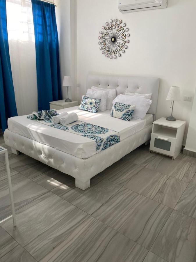 Studio met Queensize Bed