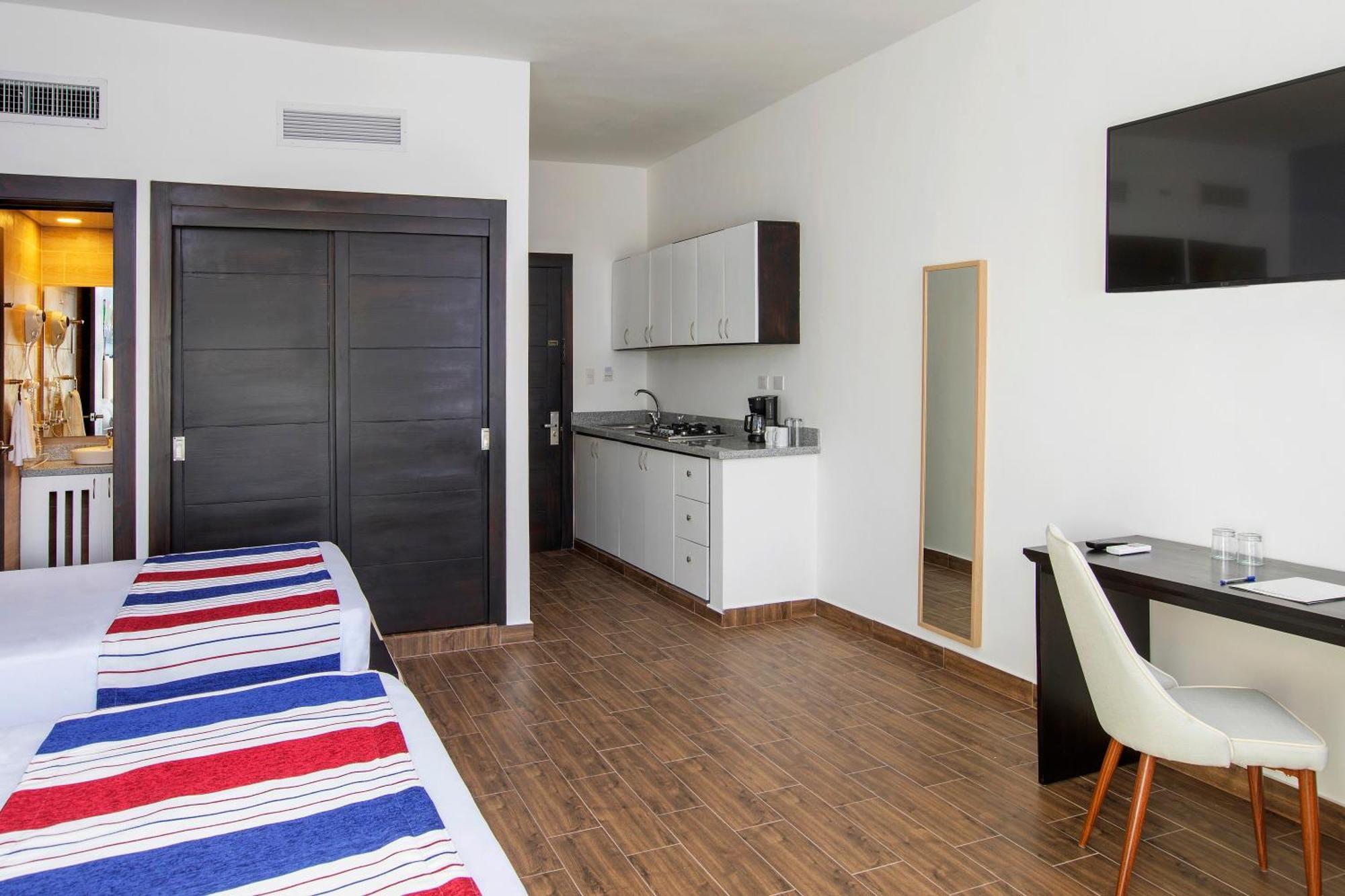 Double Room,1447179862:JPEG