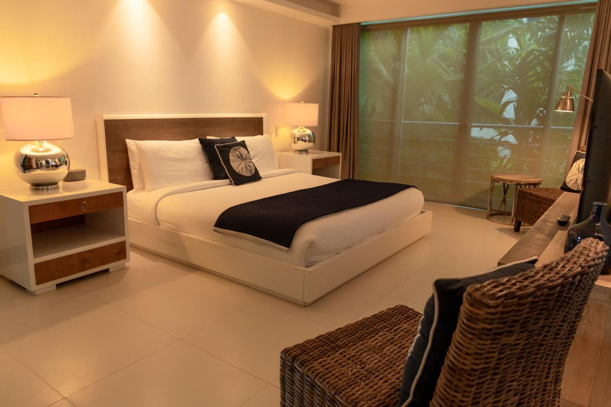 Suite mit 3 Schlafzimmern und Balkon zur Meerseite