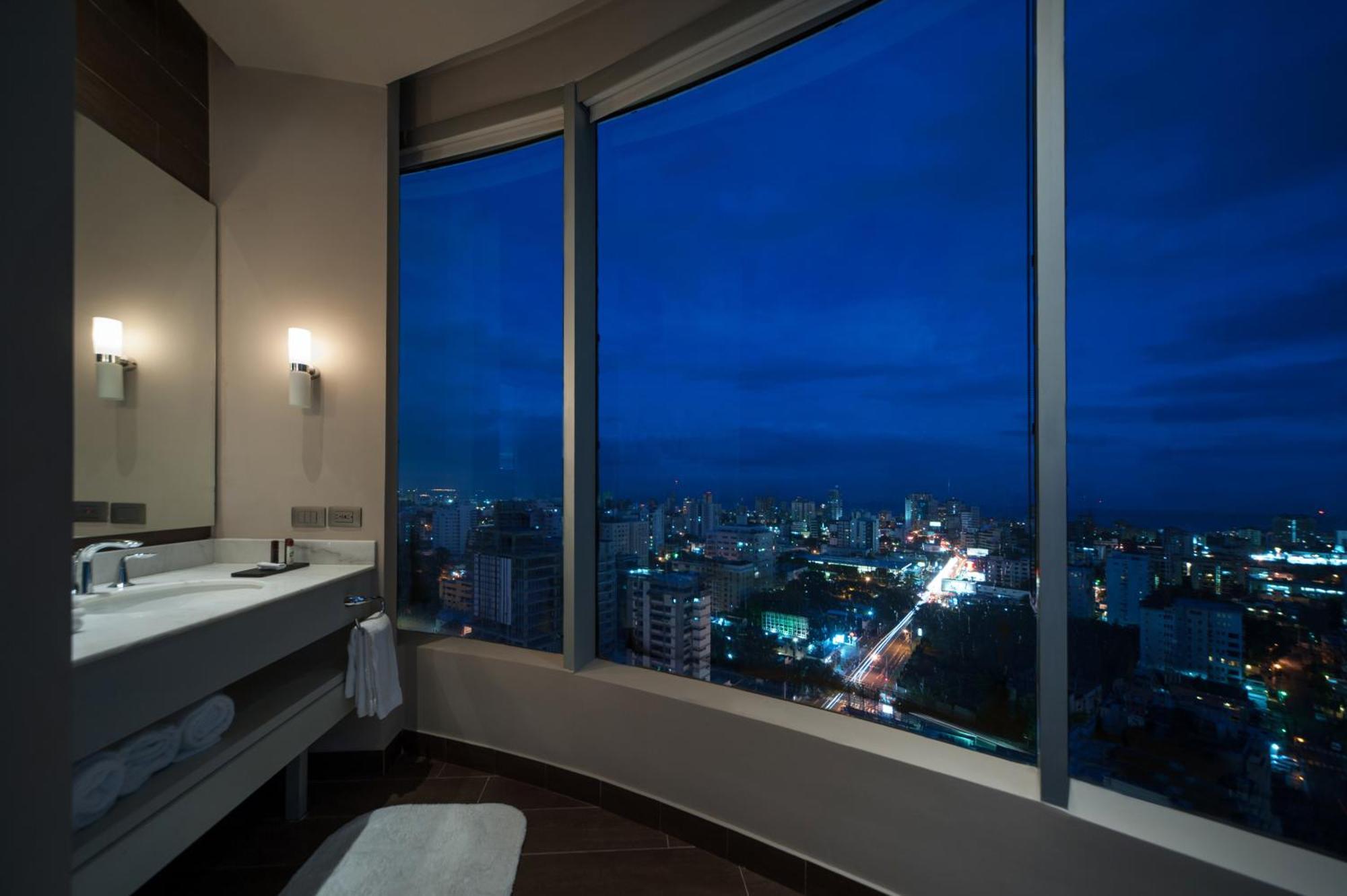 Suite Angolare King con 1 Camera da Letto e Vista Città