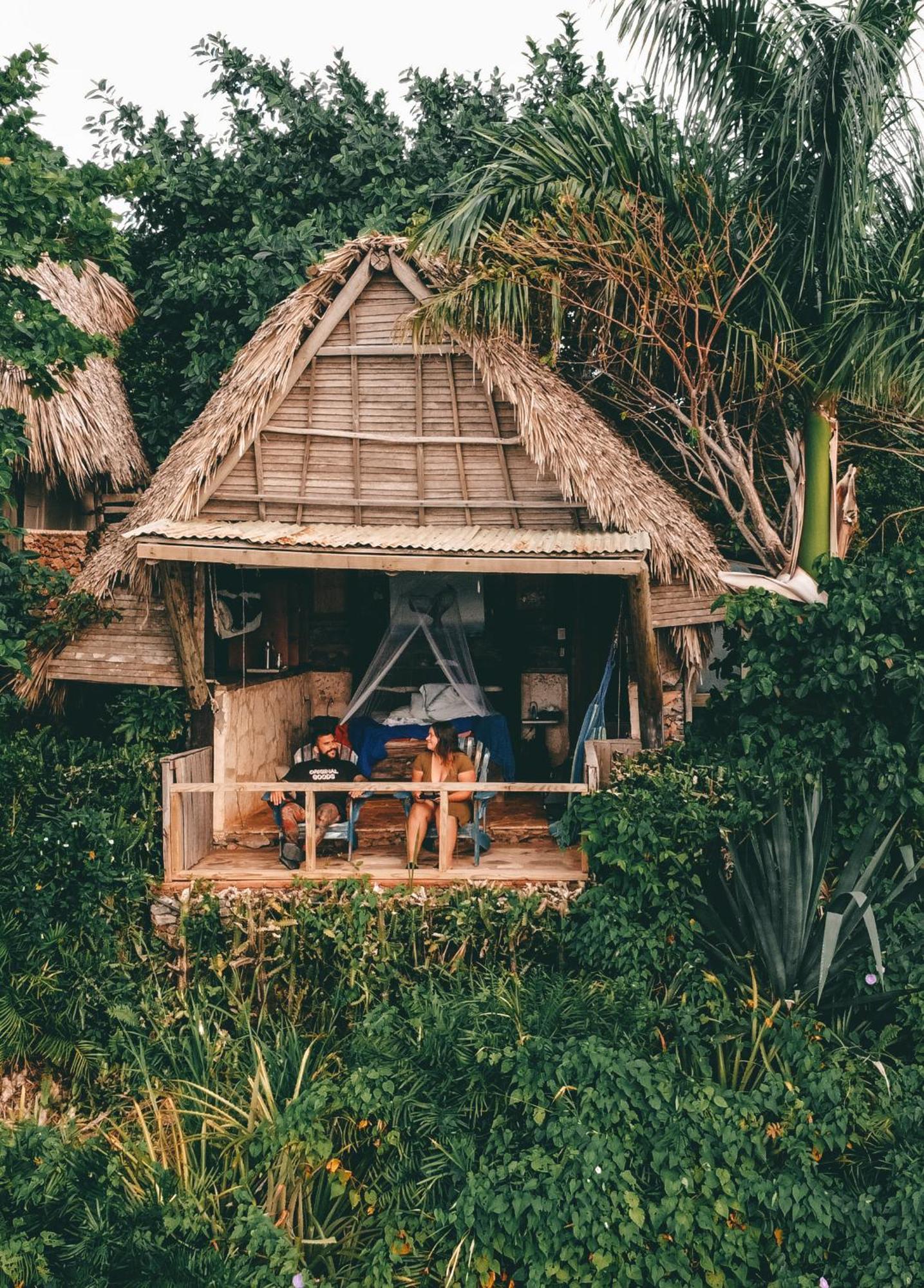 Habitación con cama grande