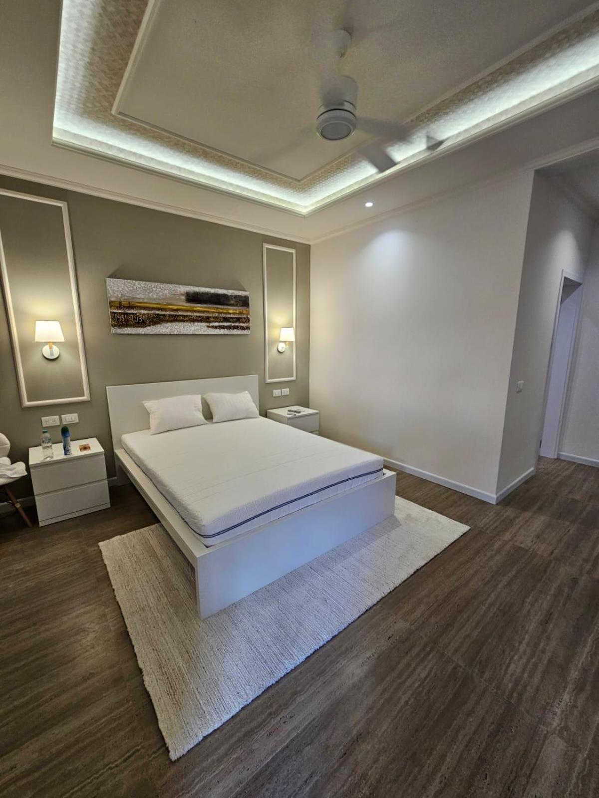 Deluxe Room,1636754342:JPEG