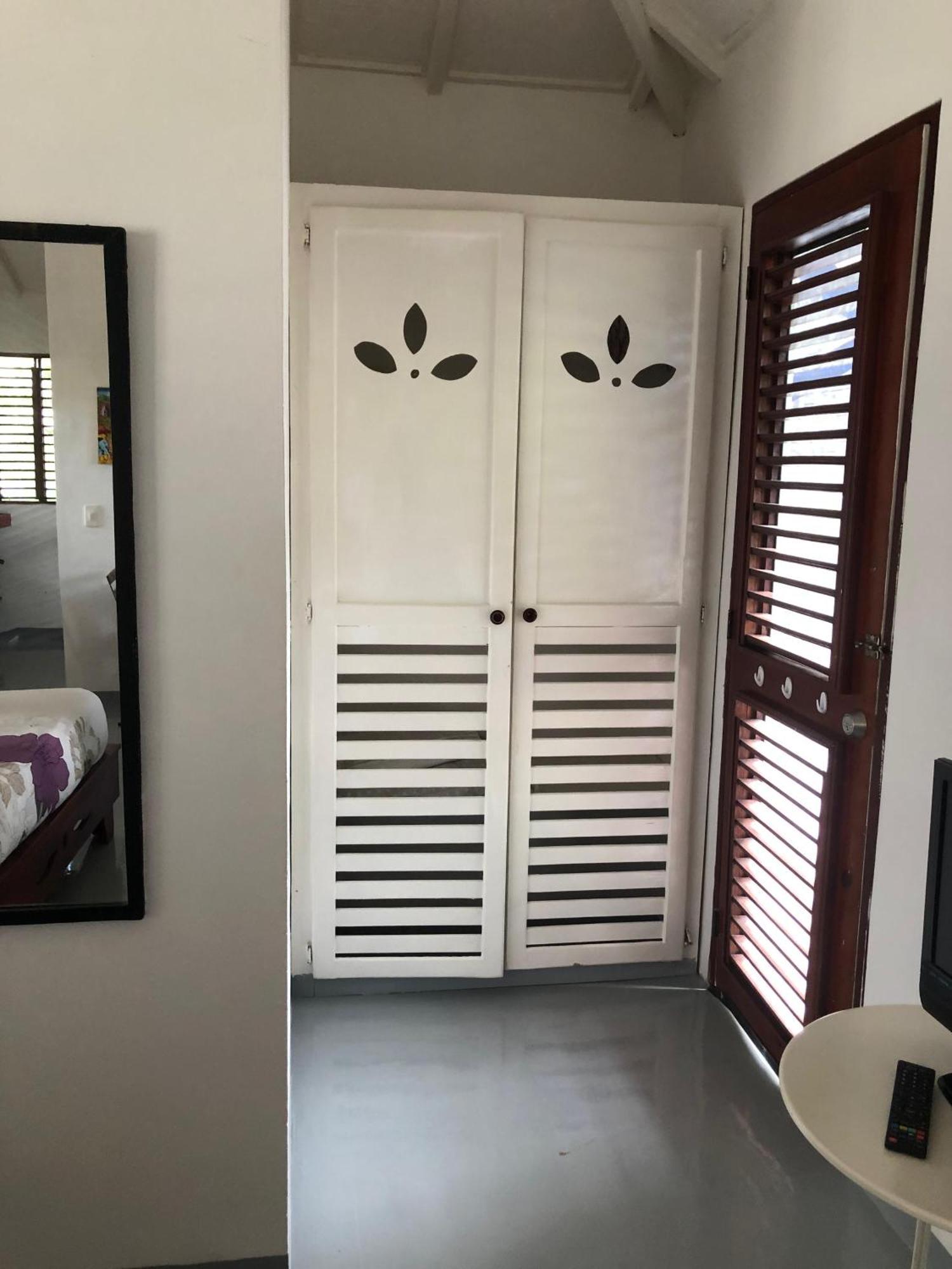 Estudio con vistas al jardín
