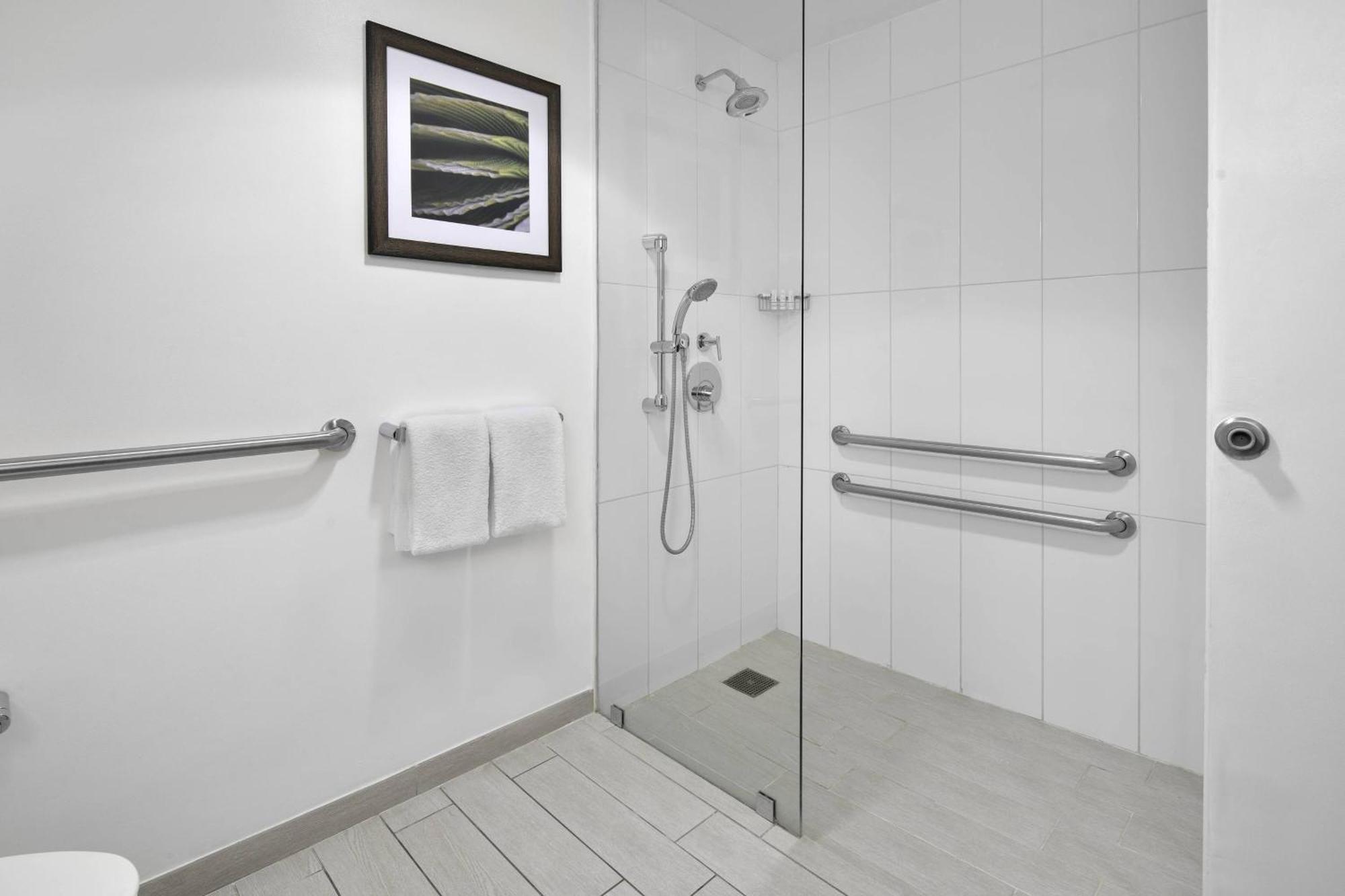 King Room,1643182737:JPEG