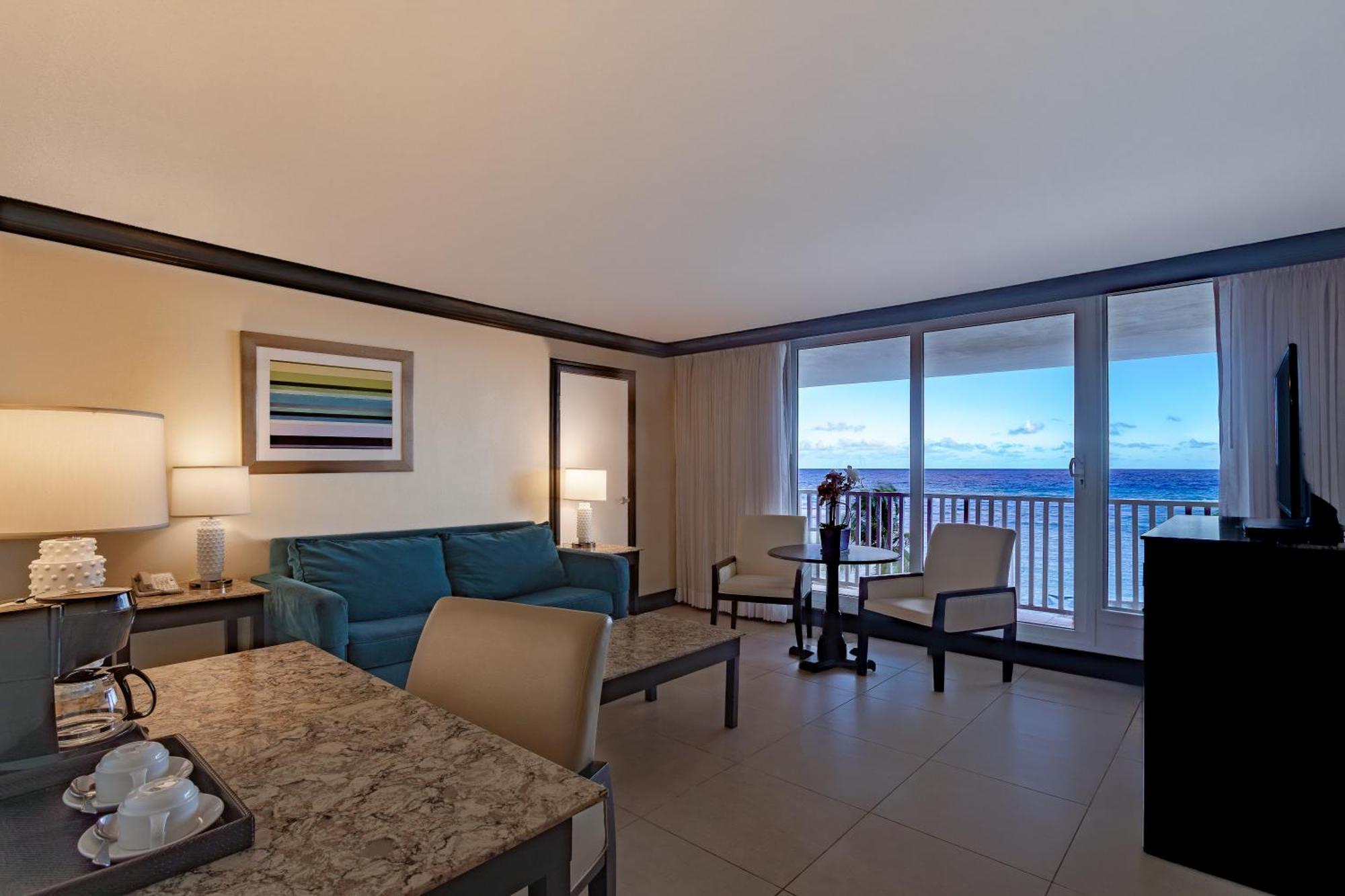 Privileged One Bedroom Suite Ocean Front,1651180883:JPEG