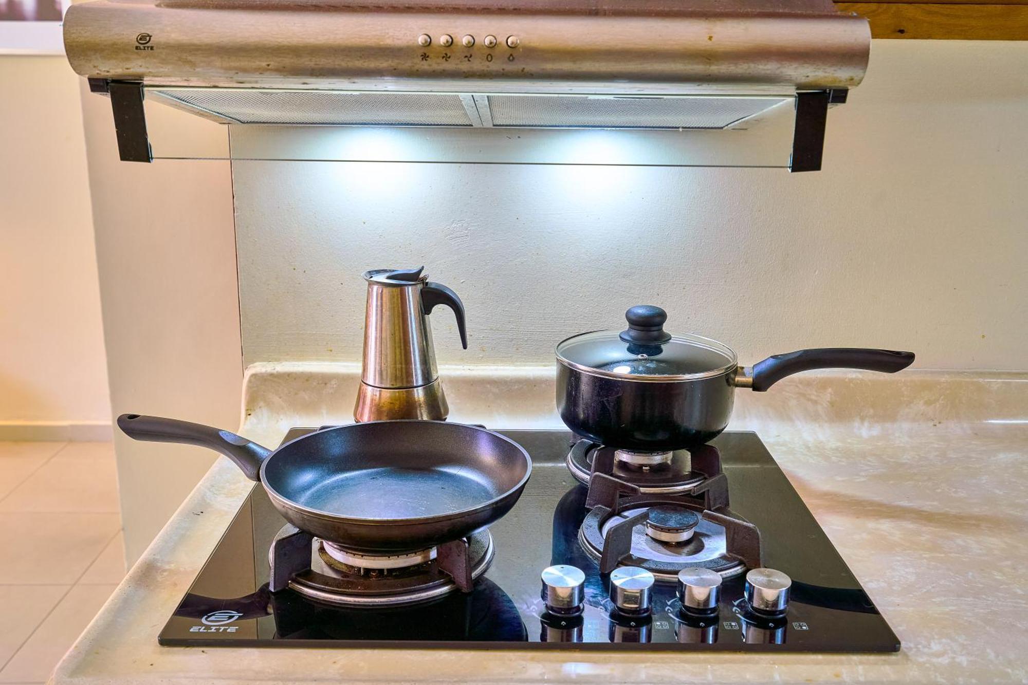 Standard Suite,1663829964:JPEG