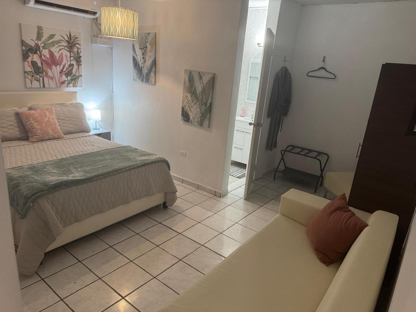 Habitación Doble Deluxe con ducha