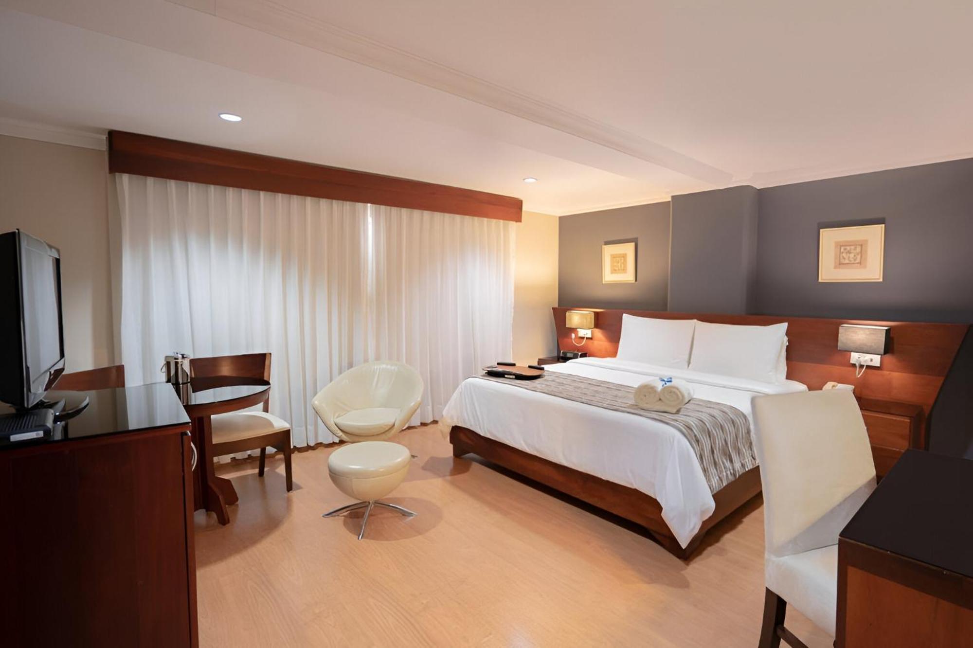 Deluxe 1 King Bed,1642326024:JPEG
