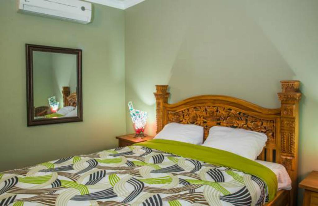 Standard Queen Room