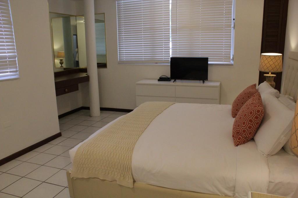 One-Bedroom Apartment,339247417:JPEG
