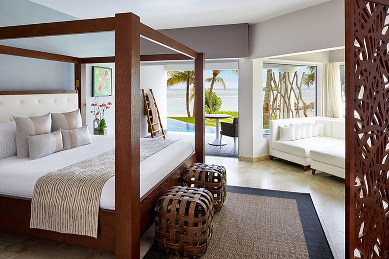 Junior Suite con Accesso Diretto alla Piscina, Vista Oceano e Vasca da Bagno