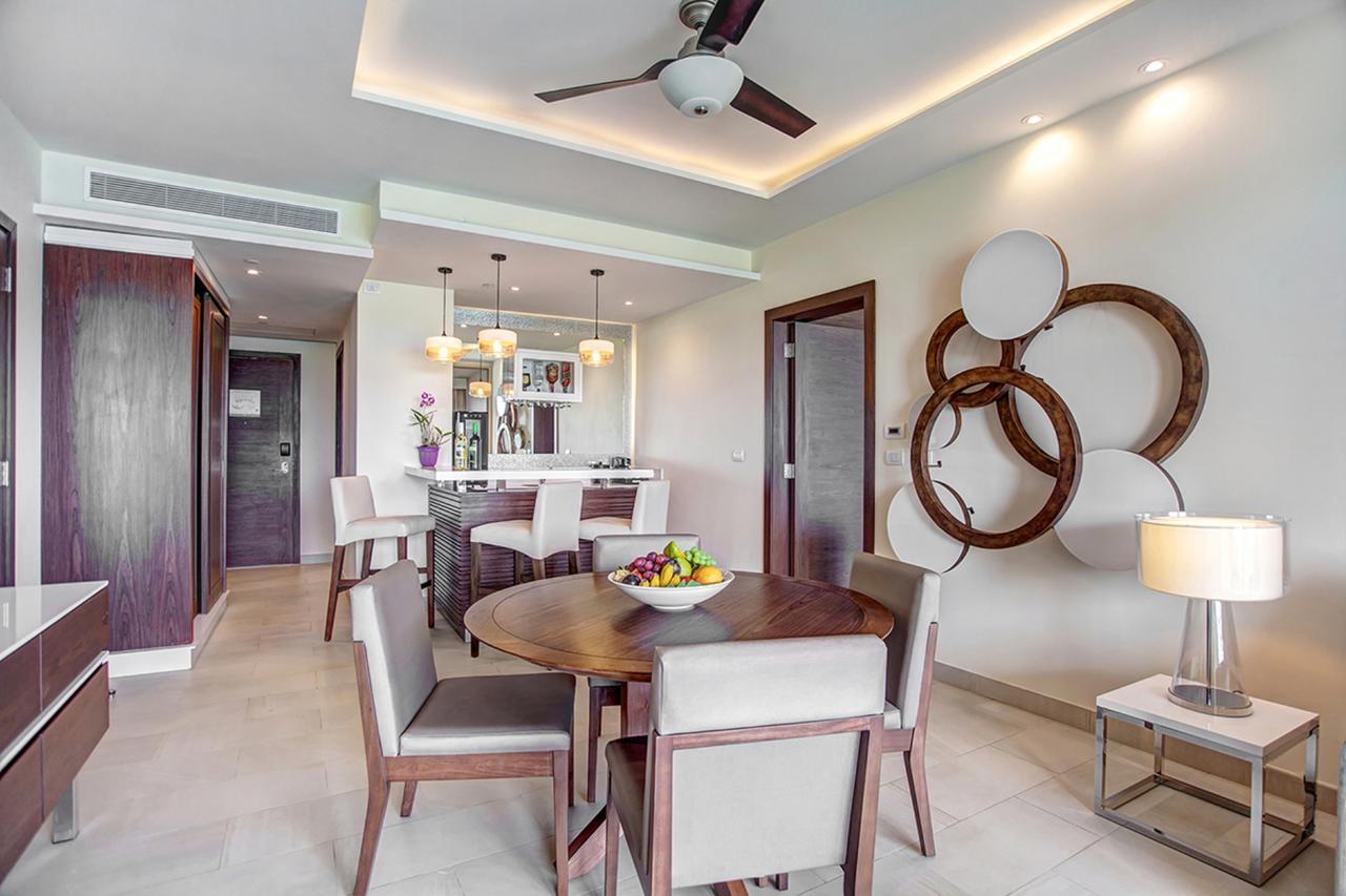 Luxuriöse Penthouse-Suite mit 1 Schlafzimmer, Meerblick, Terrasse und Whirlpool