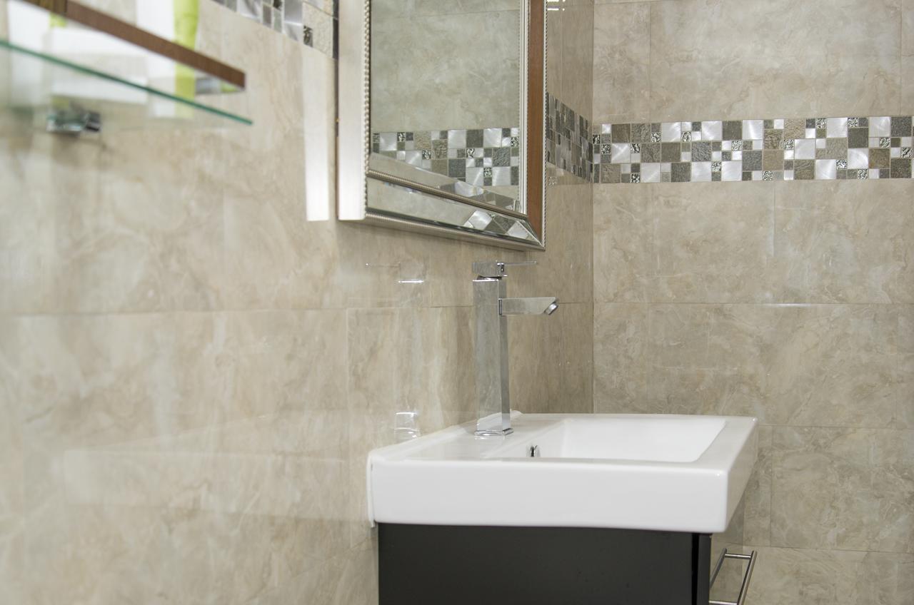King Room with Spa Bath
