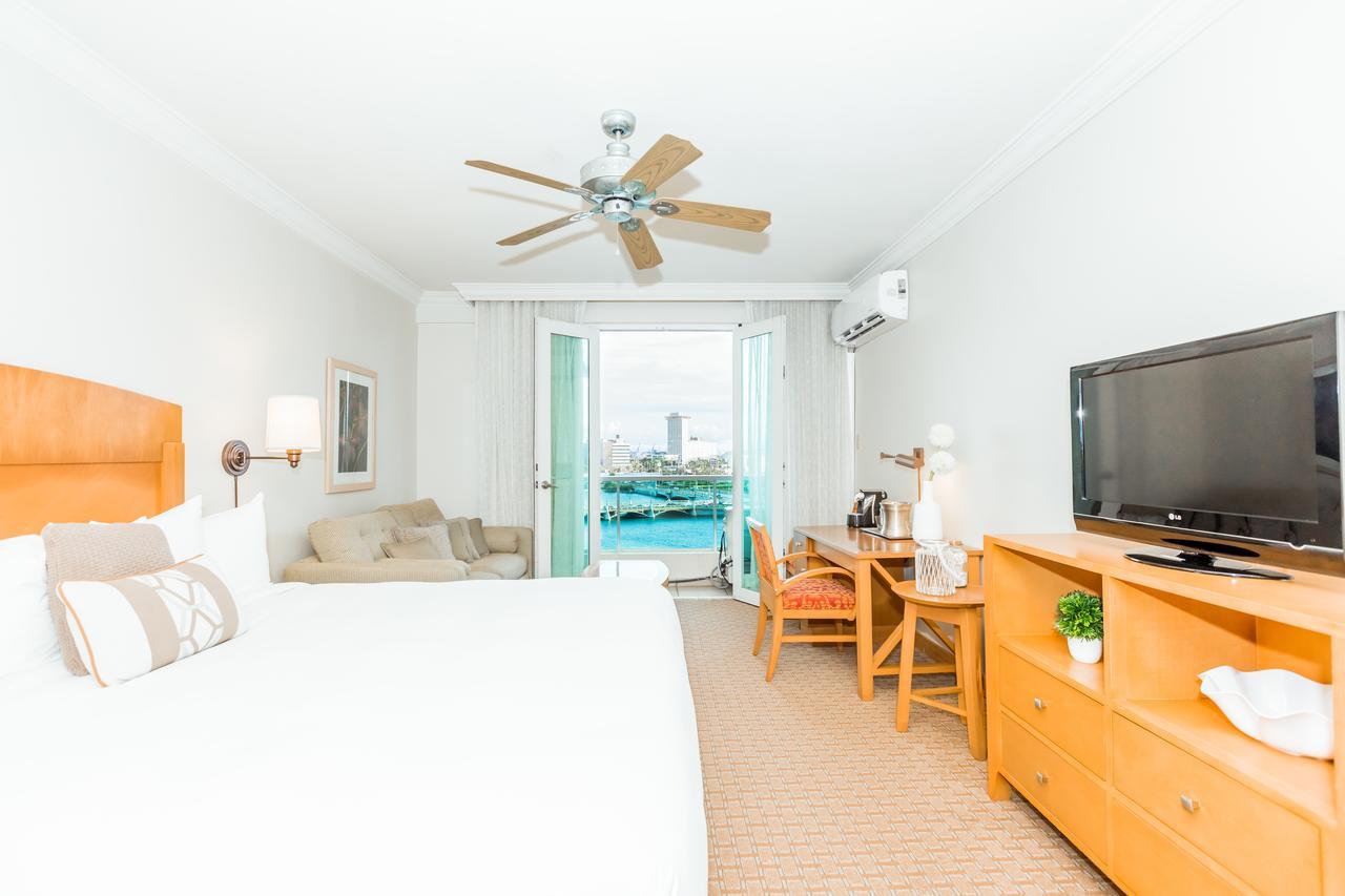 Quarto Master com Cama King-size, Vista da Lagoa e Sofá-cama