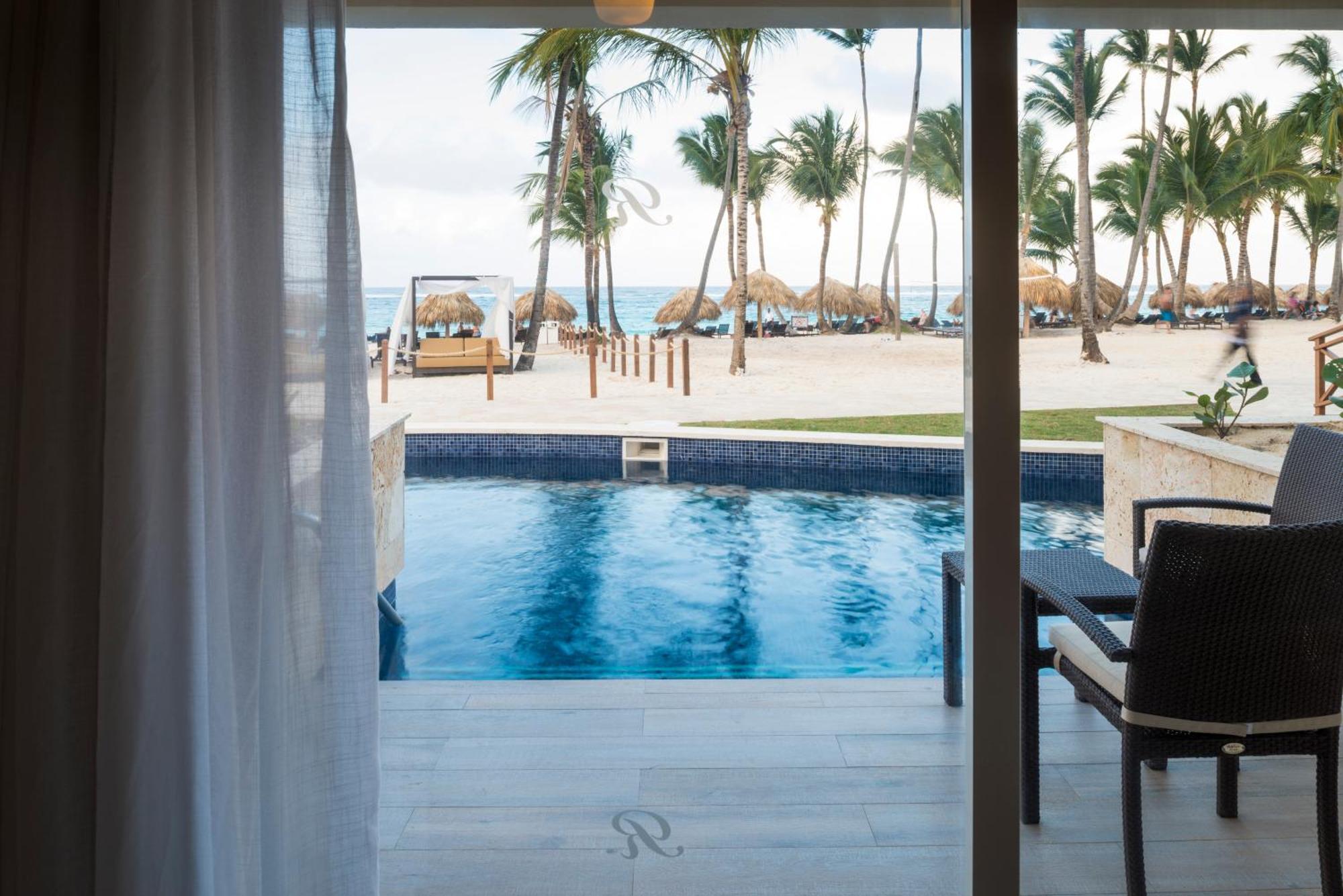 Luxury Presidential Jacuzzi Swim Out One Bedroom Suite Diamond Club,697516095:JPEG