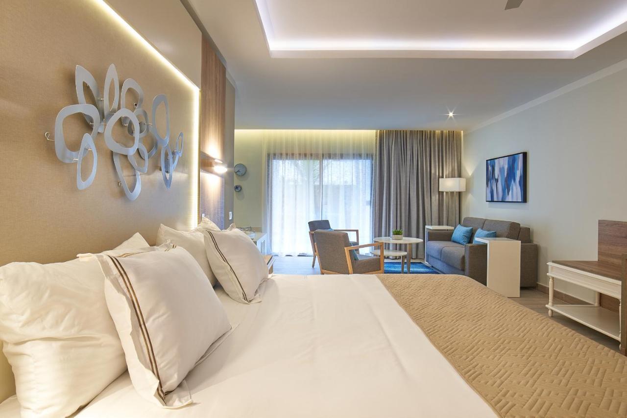 Junior Suite Deluxe Swim Up Corner,775361407:JPEG