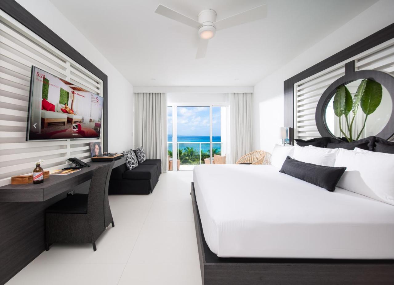 Junior Suite mit Kingsize-Bett und Meerblick