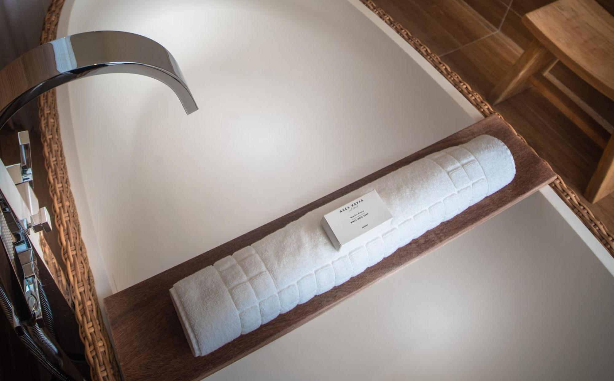 Junior Suite mit Doppelbett und Meerblick