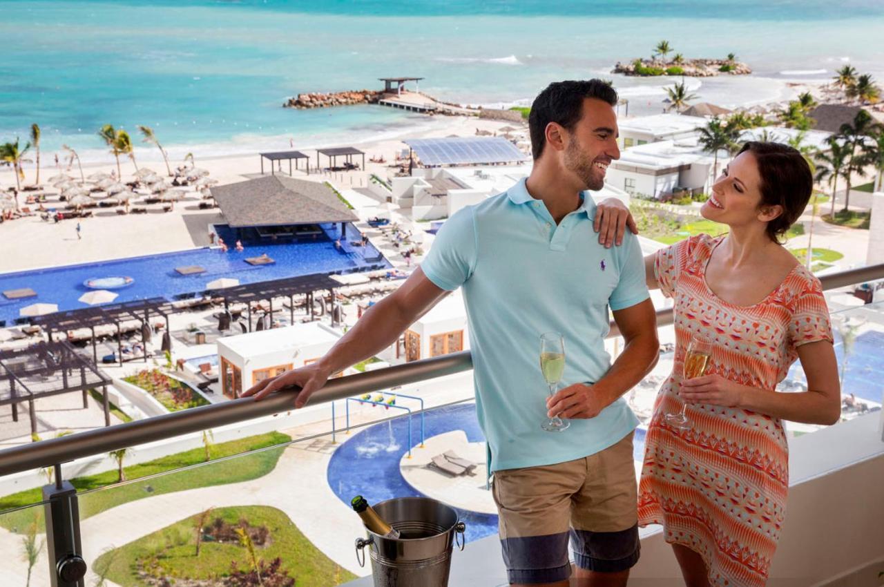 Luxury Chairman's Ocean view Three Bedroom Suite Diamond Club
