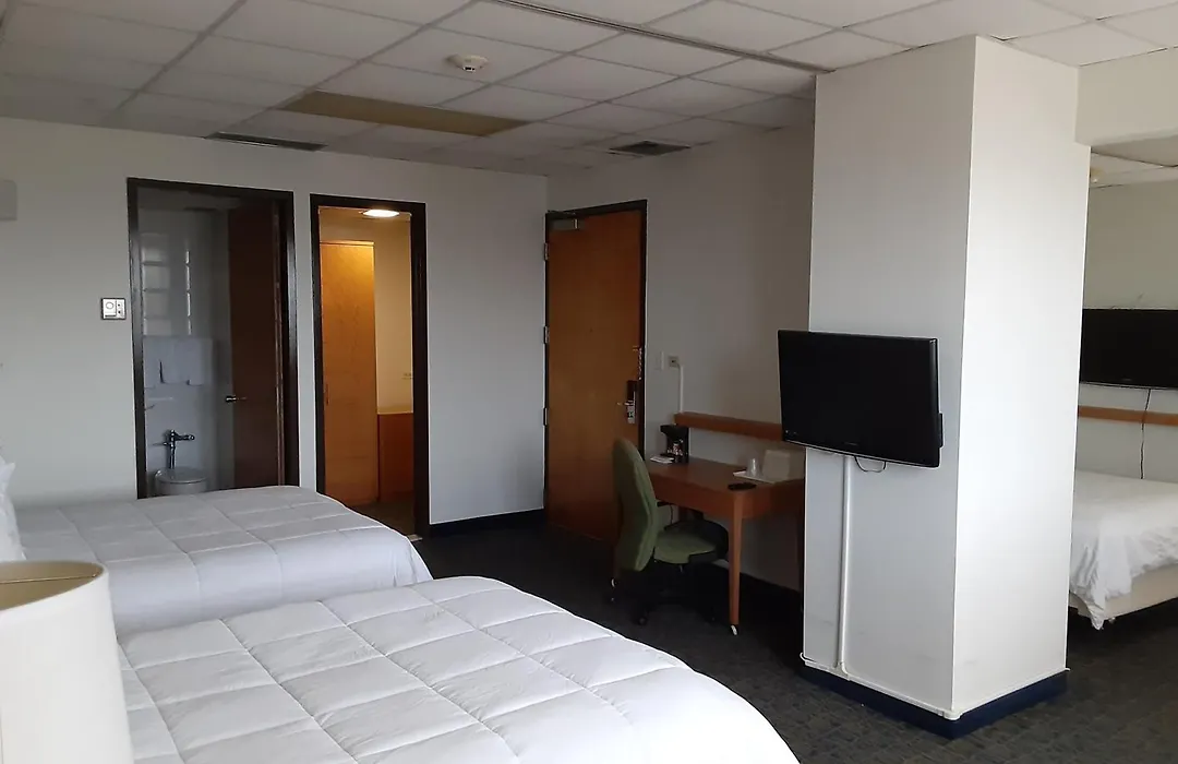 Howard Johnson By Wyndham San Juan Centro Cardiovascular-1
