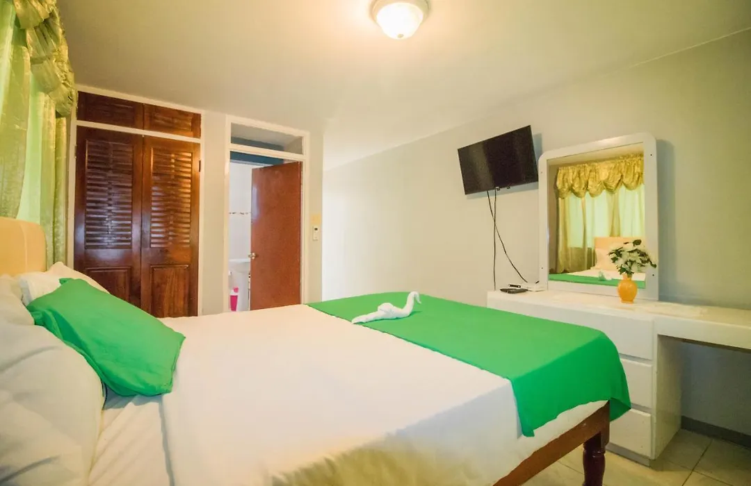 9 Bed Villa Montego 10 Minute Walk To The Beach-1