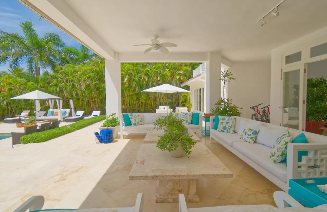 Fantastic 8-Bedroom Golf-Front Mansion Near The Beach-1