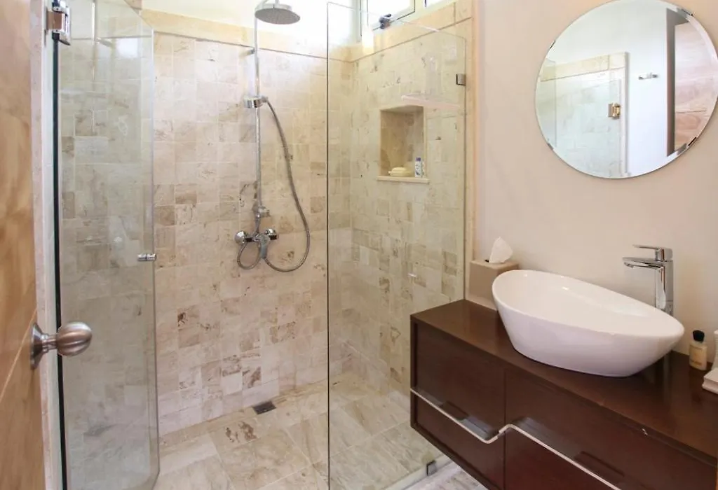 Fully Equipped Apartment Overlooking Golf Course At Luxury Beach Resort-1