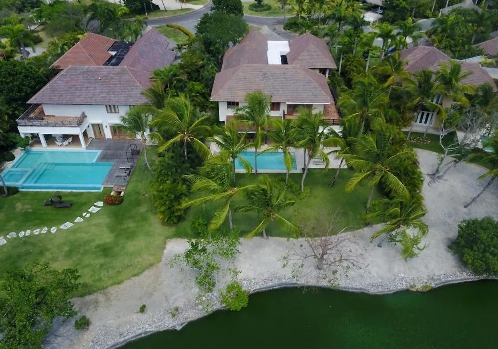 Lake Front Villa With Open Design In Luxury Resort-1