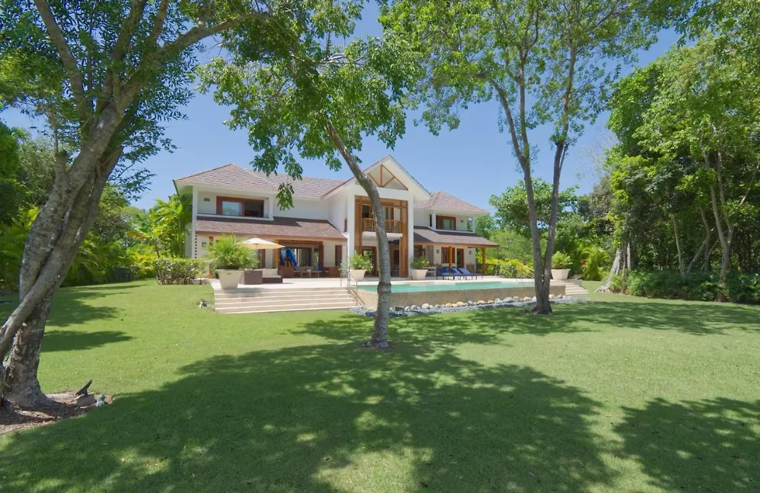 Amazing 4-Bedroom Tropical Villa With Private Pool And Golf Course View At Luxury Resort-1