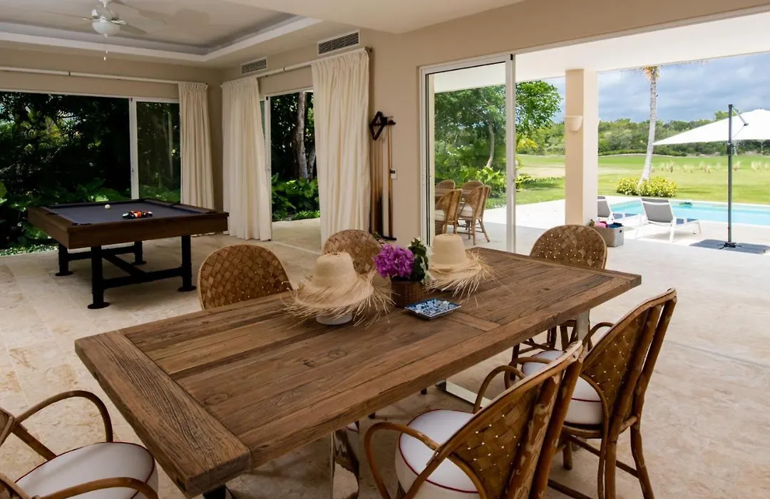 Cozy 5-Bedroom Villa With Beautiful Views Of La Cana Golf Course-1