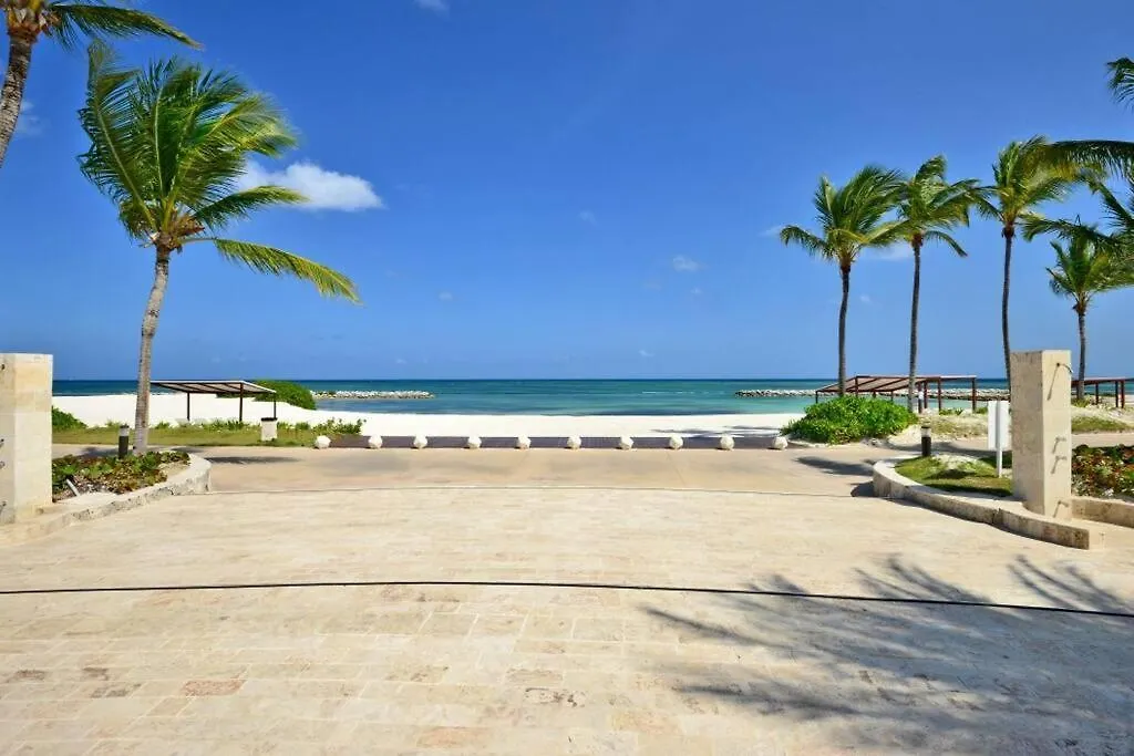 Luxury Marina Condo With Private Beach And Pool-1