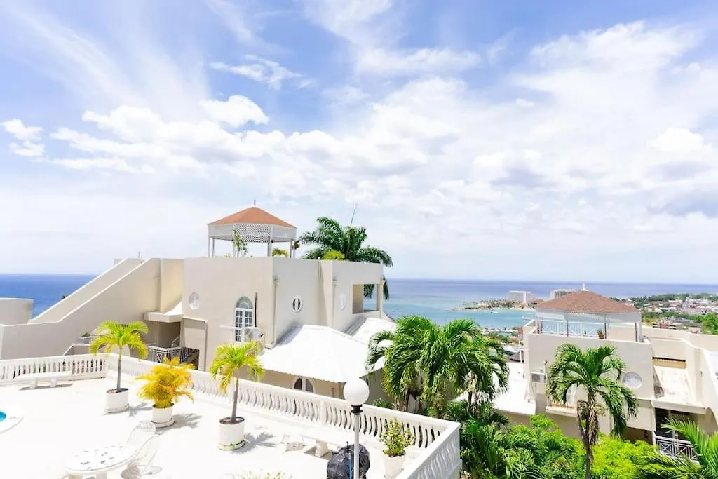 Coastal Bliss -Oceanview 2-Bedroom Condo In The Heart Of Ocho Rios Town-1
