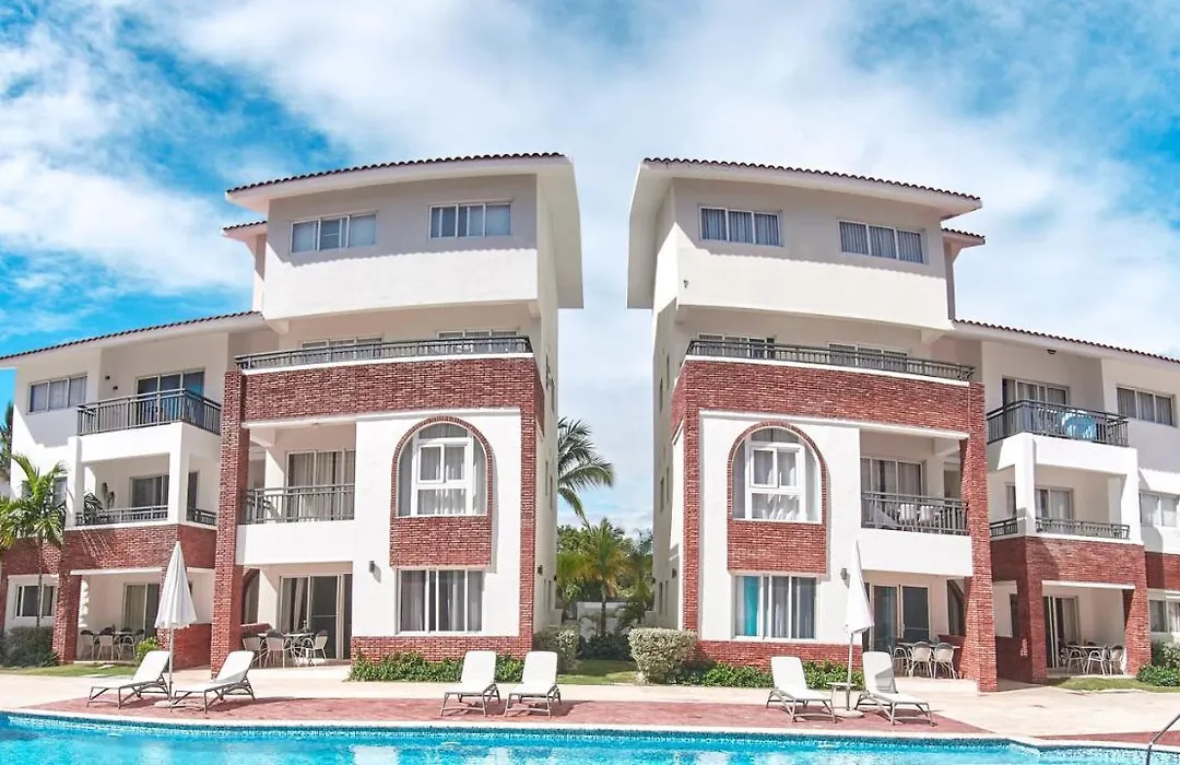 Central & Modern, Pool View, Close To Beach, 2Br,2Bt-1