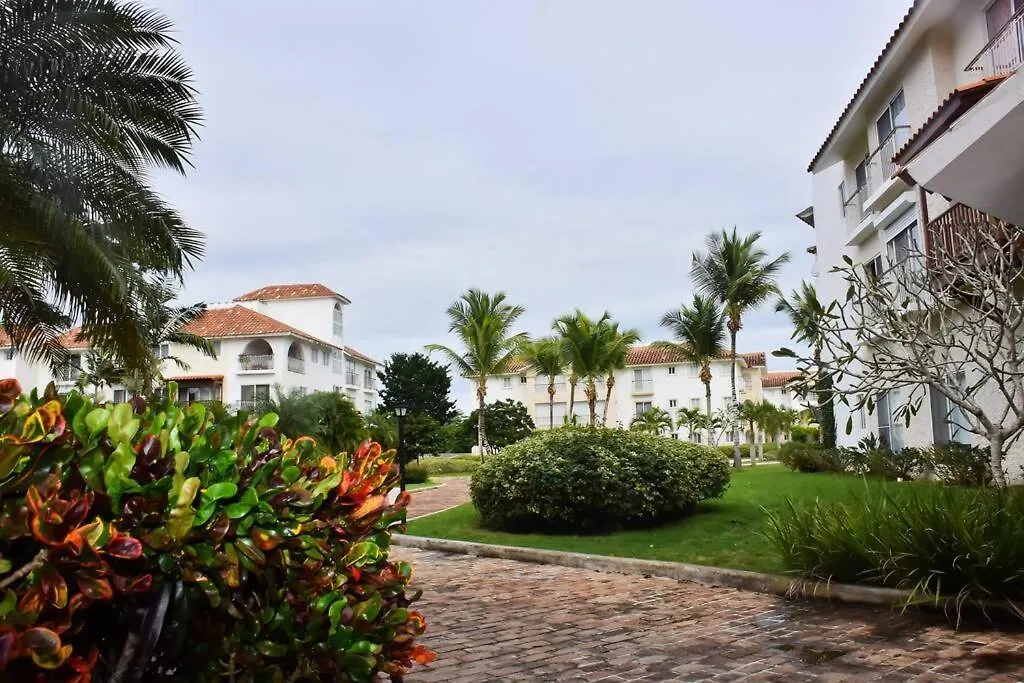 Apartment 2 Bedroom, Private Beach, 4 Pax-1