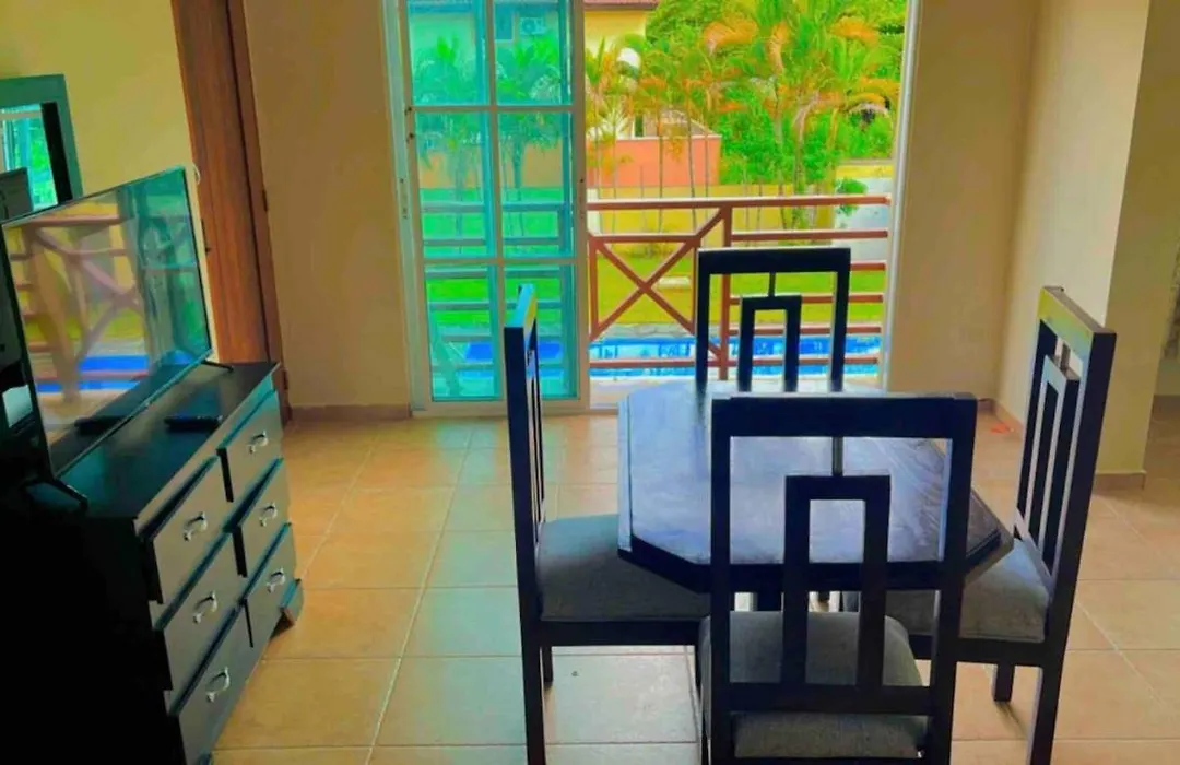 Lovely 2 Bedroom Condo With Pool And Hot Water-1