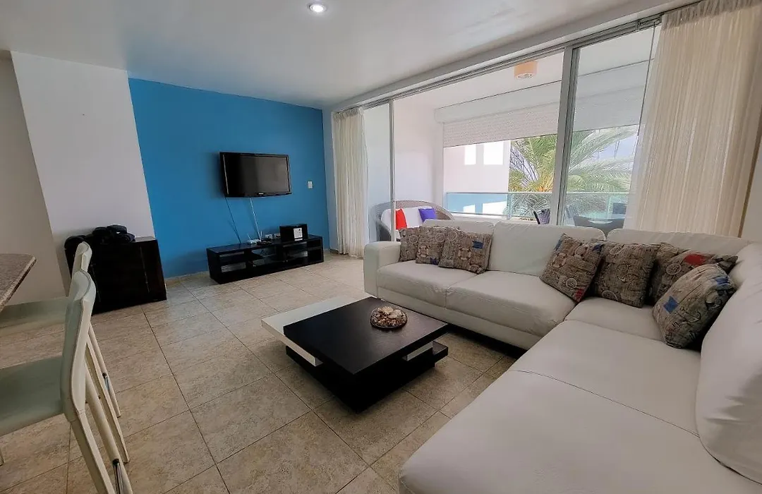 Marbella Beachfront 2 Rooms-1