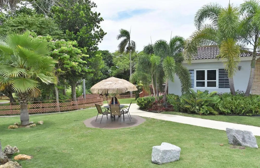 Isabela Villa Bonita - Vacation & Event Venue Sleeps 50!-1
