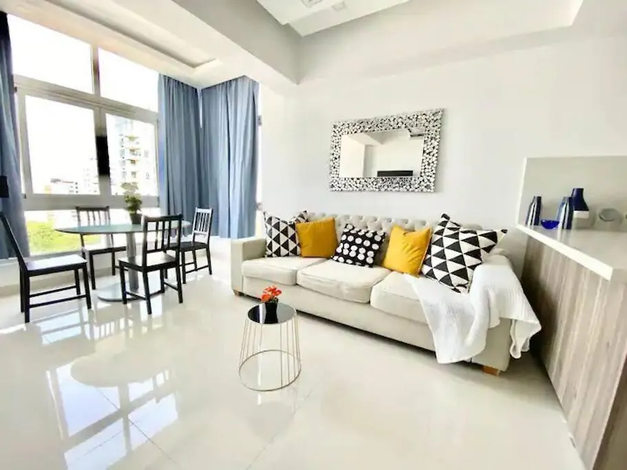 Trendy 1Br Apt Close * Pool & Gym-1