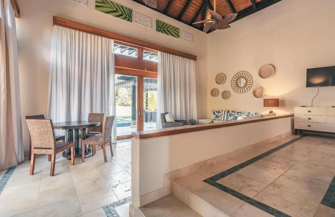 Fabulous Villa With Picuzzi At Green Village B843-1