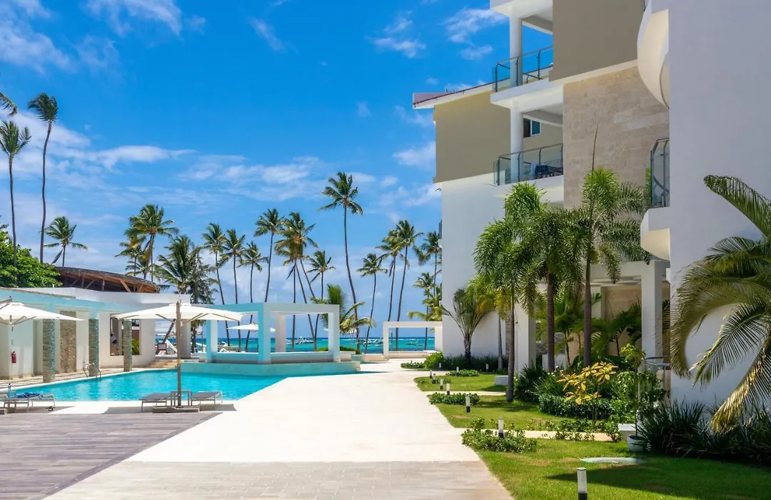 Family Getaway Apartment - Right On The Beach-1
