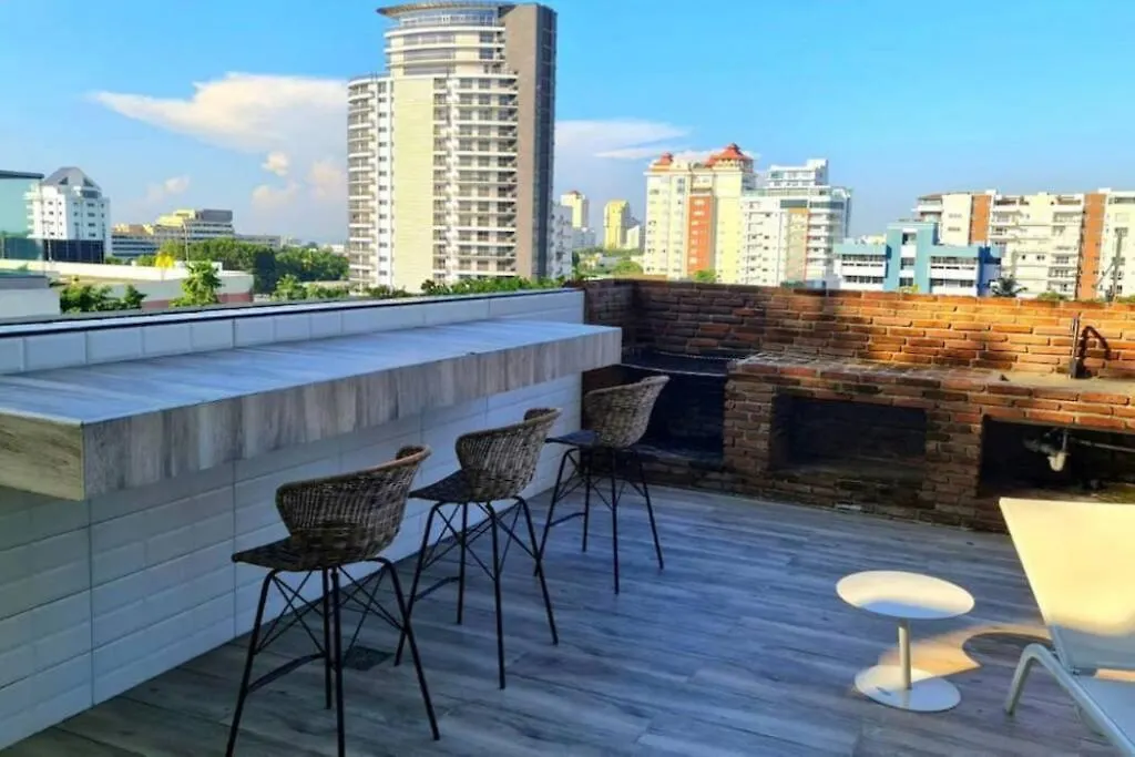 Ocean View Luxurious Condo, Pool,Gym,Sauna,Theater-1