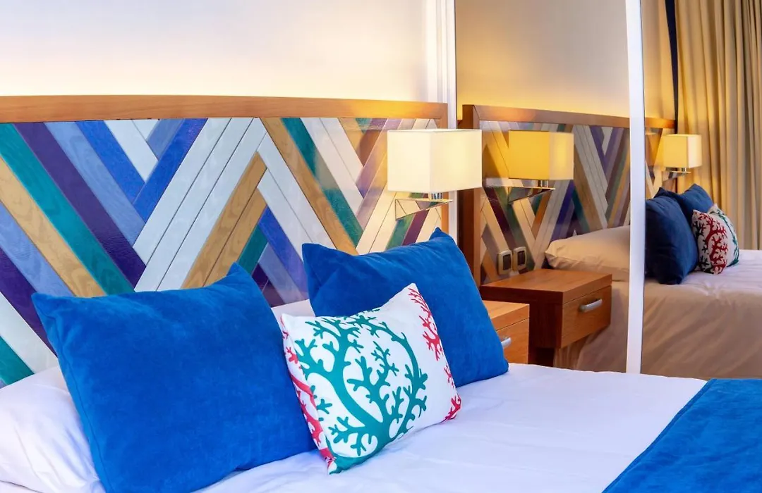 Cana Rock Condos Infinity Pool & Beach Suites-1