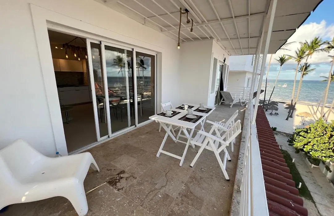 Oreuga Sea View Private Beach Appartment-1