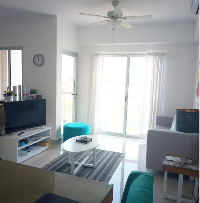 Boca Del Mar, Apartamento 611-1